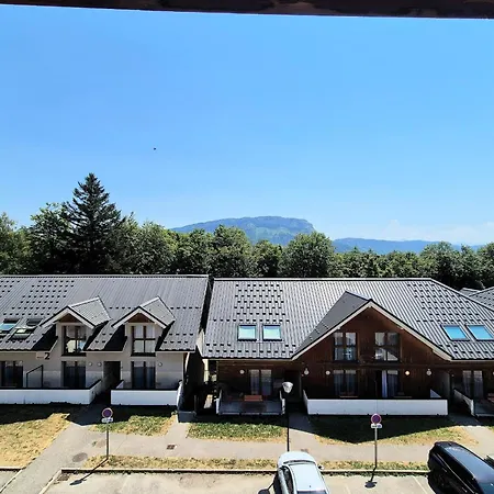Spacieux Au Petit Bois